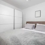 Brand New Tereza Icici, 100m From The Apartament